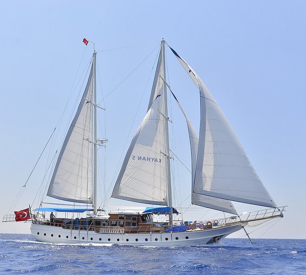Gulet Kayhan 5 Sailing