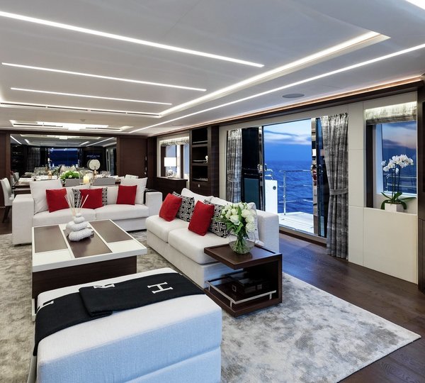 Gulf Craft Yacht ALTAVITA - Saloon