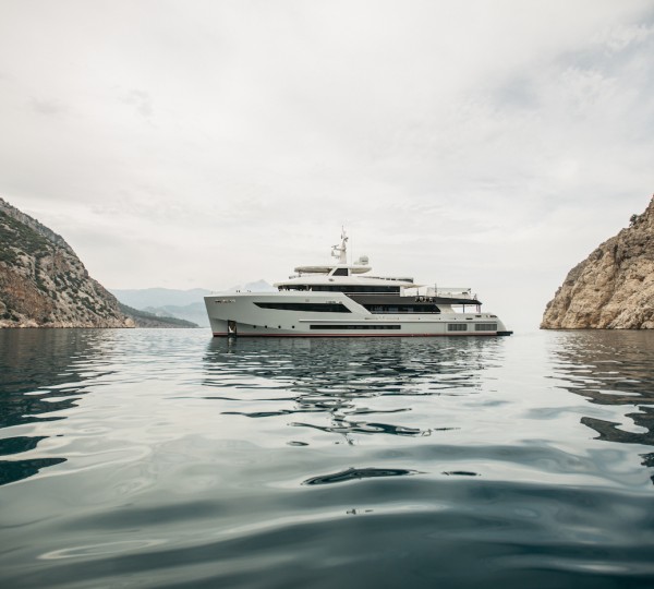 HEEUS Superyacht