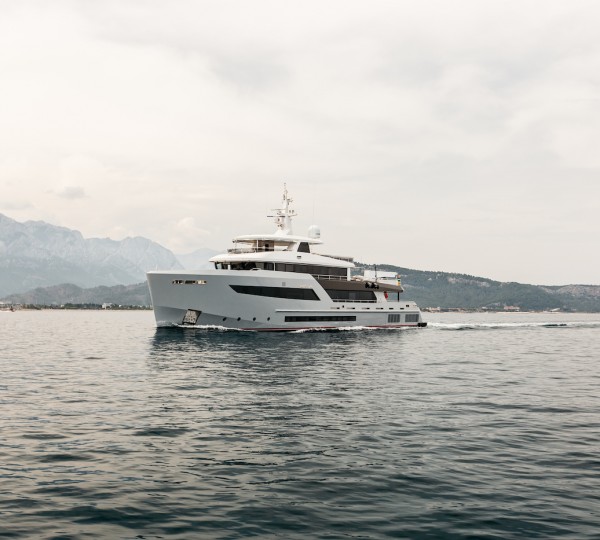 HEEUS By Bering Yachts