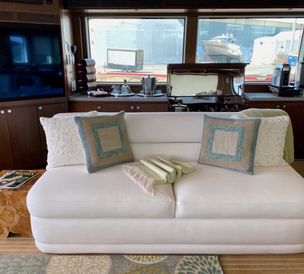 HIATUS Interior - Main Salon Seating