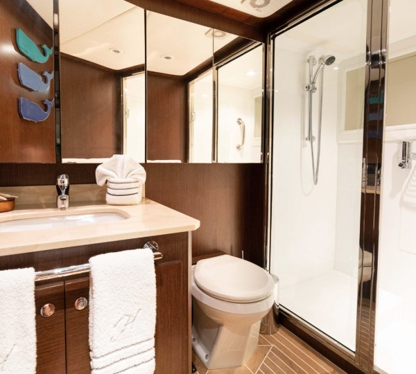 HIATUS Interior - VIP Cabin Ensuite