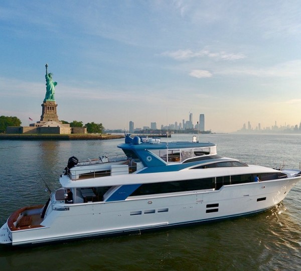 Hatteras Motor Yacht OPTIMUS