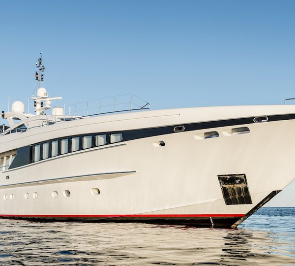 37M HEESEN YACHT PROFILE