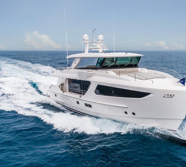 Horizon FD77 Skyline Yacht
