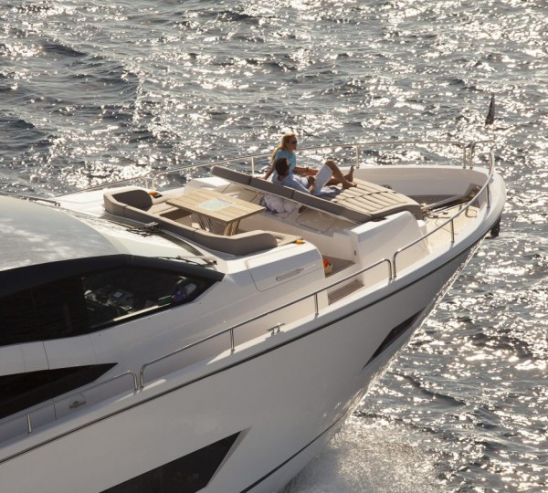 INSOMNIA Sistership Exterior - Foredeck