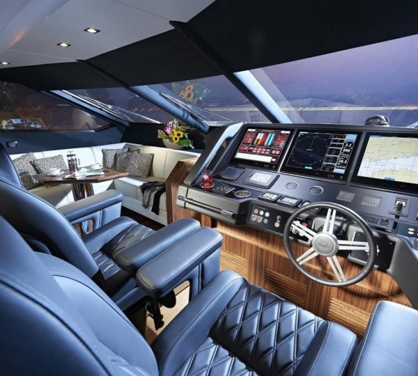 INSOMNIA Sistership Interior - Helm Controls