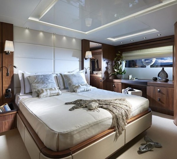 INSOMNIA Sistership Interior - Master Cabin