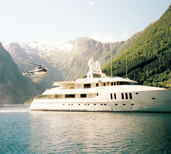 Ilonka with helicopter