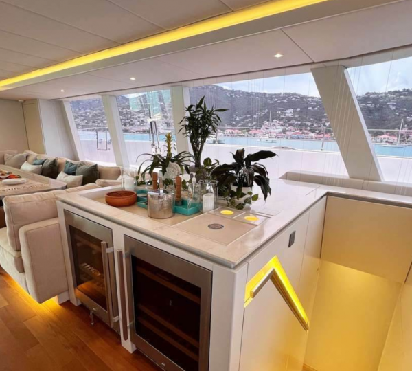 Interior Dining With Mini Kitchen