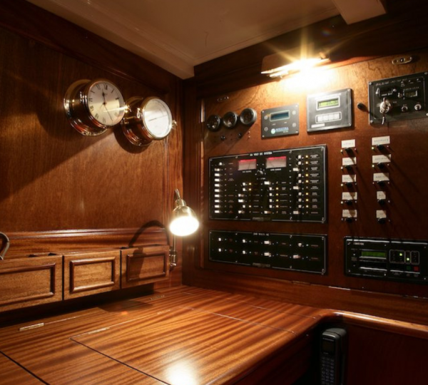 Interior Radio Station