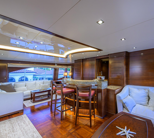 Interior Relaxation Area With Bar