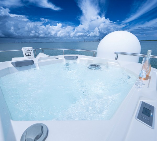 Exterior Sunbathing Area