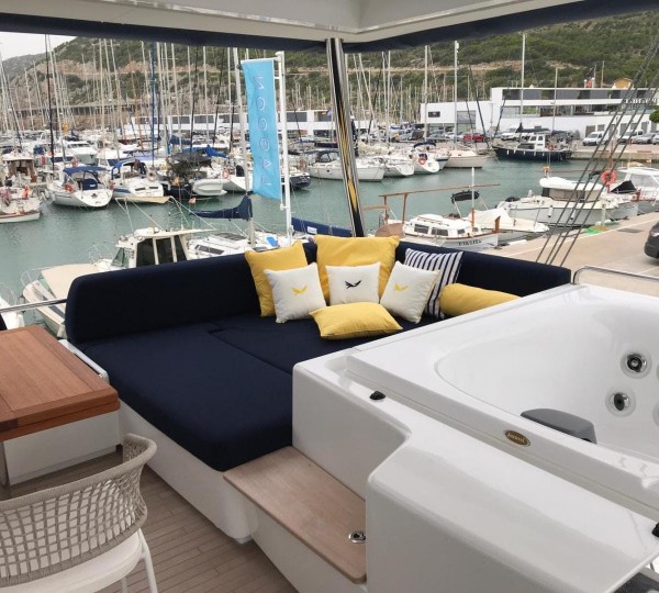 Jacuzzi And Relaxation Area