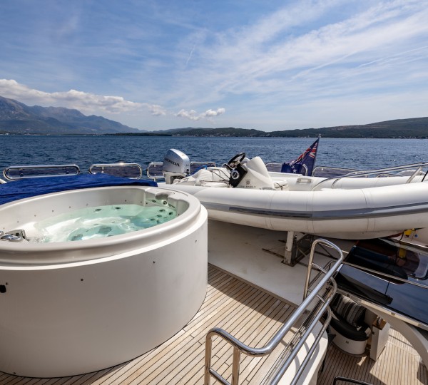 Jacuzzi On Flybridge And Tender