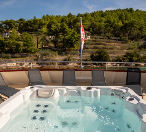 Jacuzzi On Top Deck