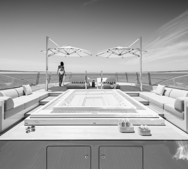 Jacuzzi Pool On Deck