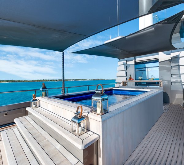 Jacuzzi Tub On Sundeck
