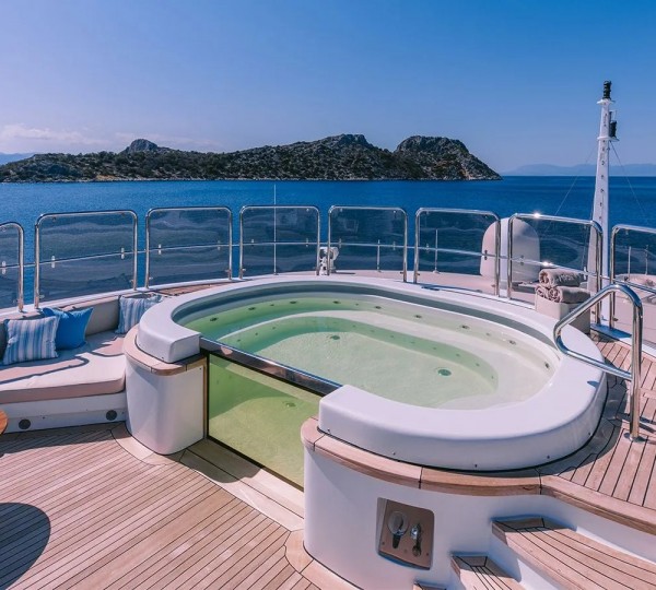 Jacuzzi With Seating