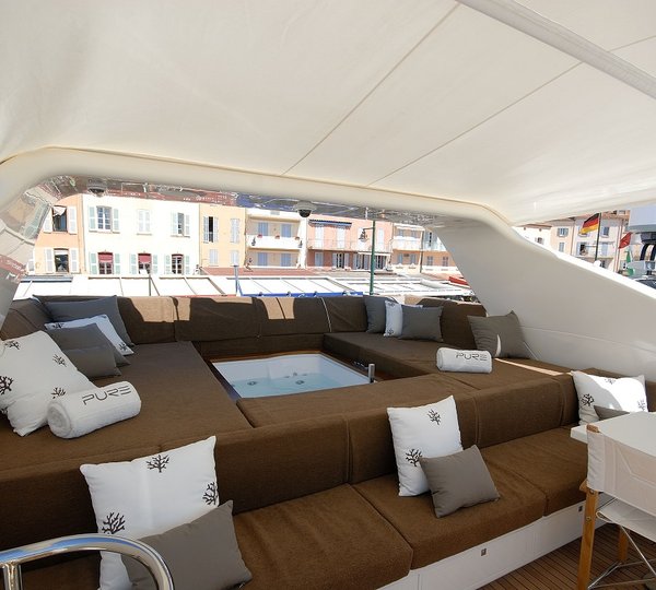 Jacuzzi With Sunpads Surrounding