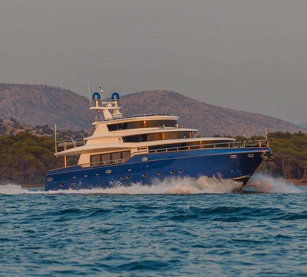 Johnson Baby Yacht In Croatia
