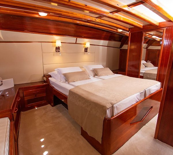 Double cabin