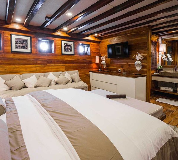 KOMODO Deluxe Suite With Ensuite