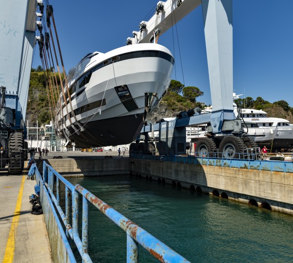 motor yacht L.A.U.L. at launch