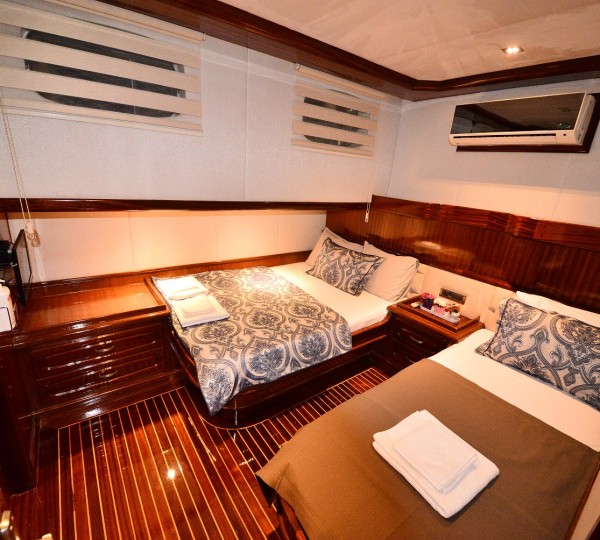 Triple cabin