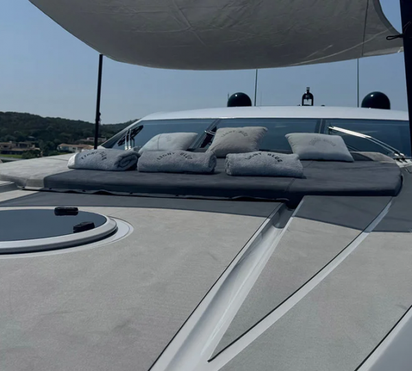 Bow Shaded Seating Area