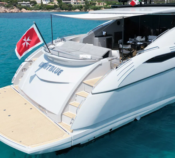 Stern with swim platform