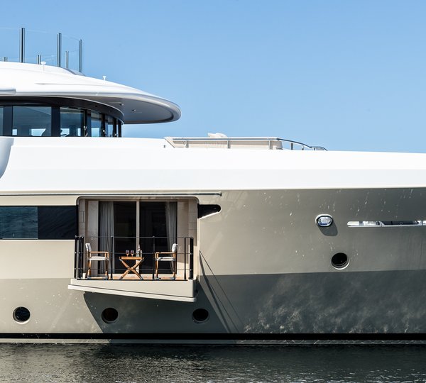 LILI - Folding Balcony From The Sea