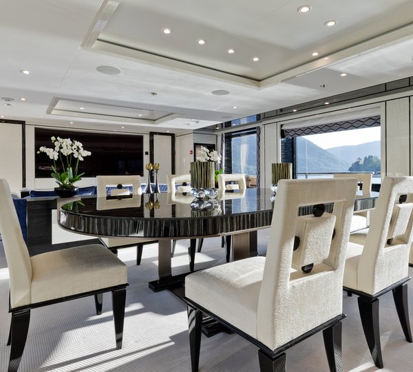 LILI - Main Deck Salon