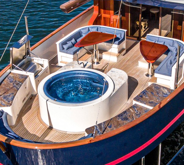 Lady Bahi Exterior - Sundeck Jacuzzi