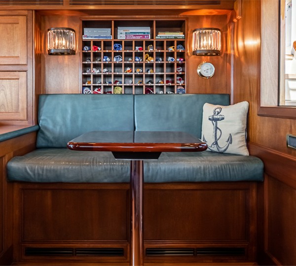 Lady Bahi Interior - Bridge