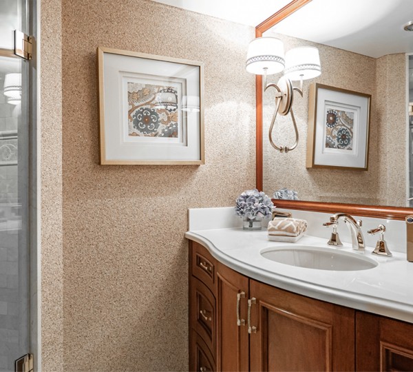 Lady Bahi Interior - Guest Cabin Ensuite