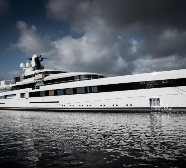 Lady S - Exterior Profile