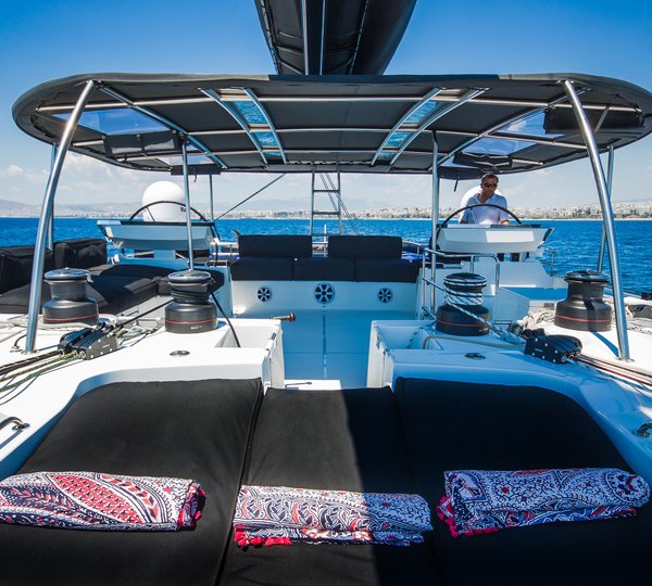 Lagoon 62 CARPE DIEM - Sunpads Top Deck