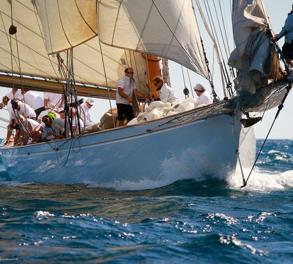 Les Voiles De Saint-Tropez - Moonbeam Of Fife