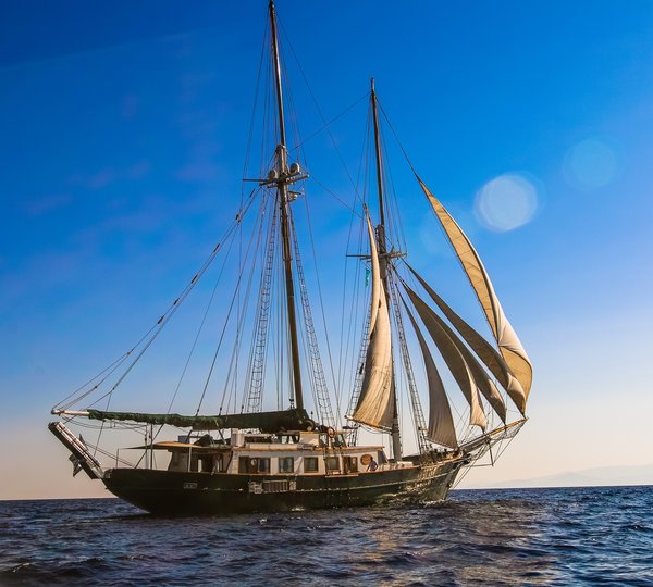 Luxury Sailing Yacht AKRTOS