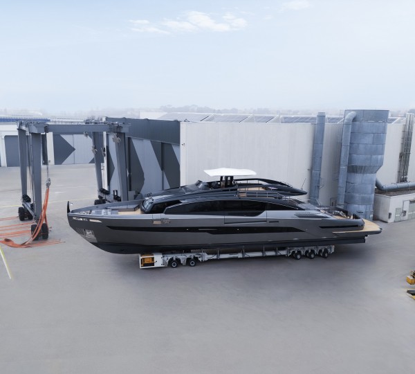 Luxury Pershing Yacht BYEEE