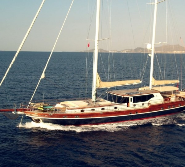 Luxury Superyacht DRAGONFLY