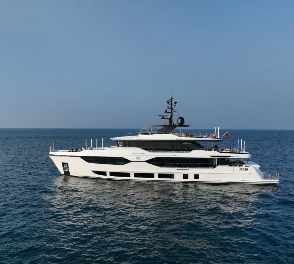 Luxury Superyacht GEULUNEL