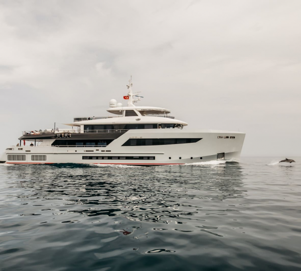 Luxury Superyacht HEEUS