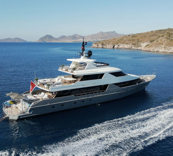 Luxury Superyacht ILLUSION II