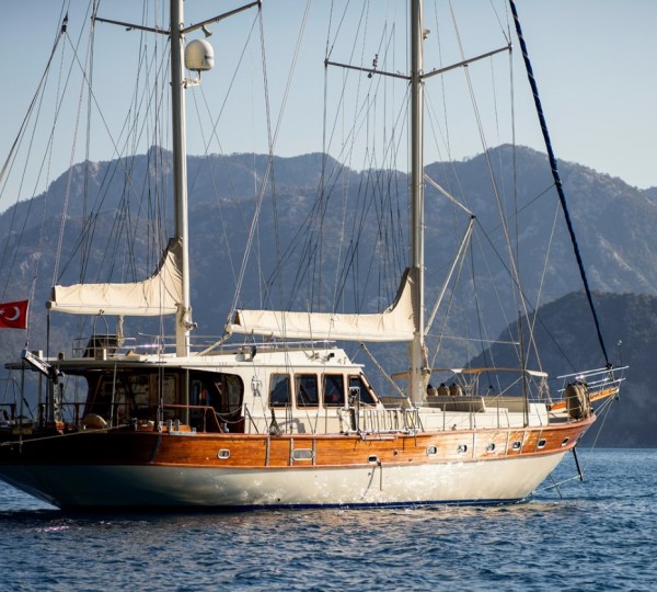 Luxury Superyacht KAFTAN