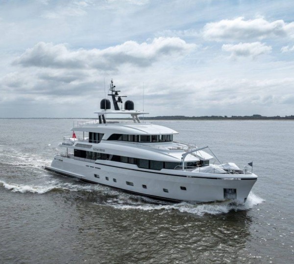 Luxury Superyacht LUMIERE