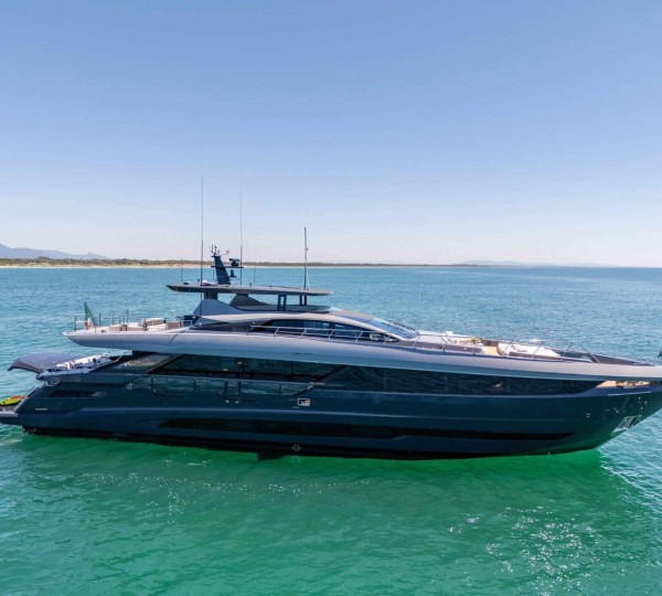 Luxury Superyacht NEVER GIVE UP