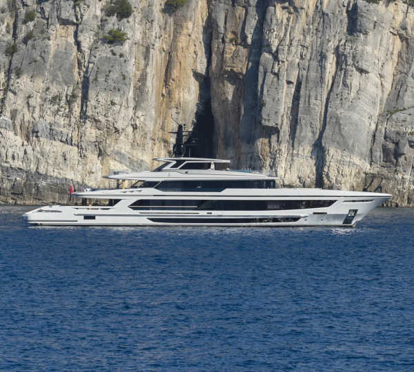 Luxury Yacht AWANDRA