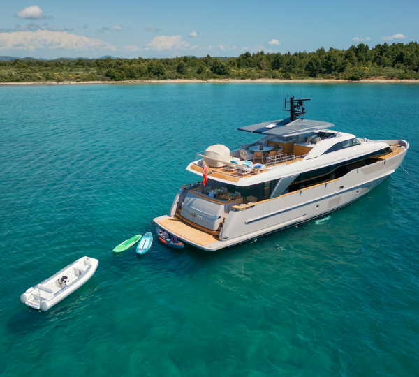 Luxury Yacht AZZURRI